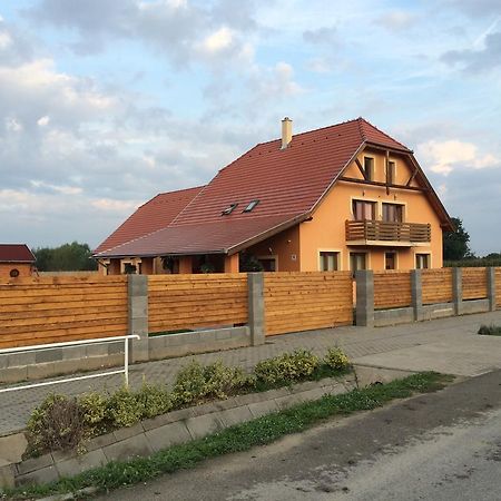 Hotel Bibic Vendeghazak Nagybajom Exterior foto